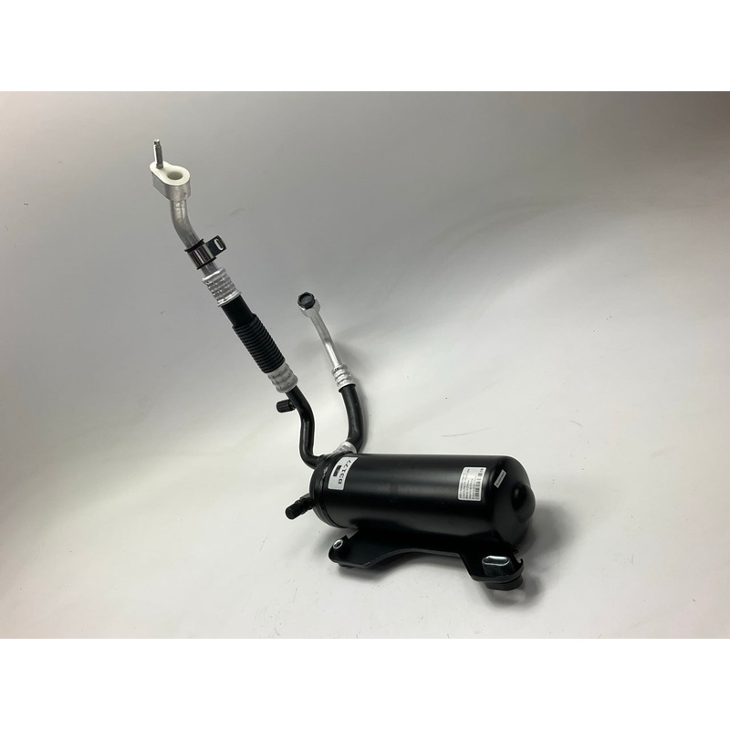NEW UNBOXED 4 Seaons 83177 A/C Accumulator With Hose
