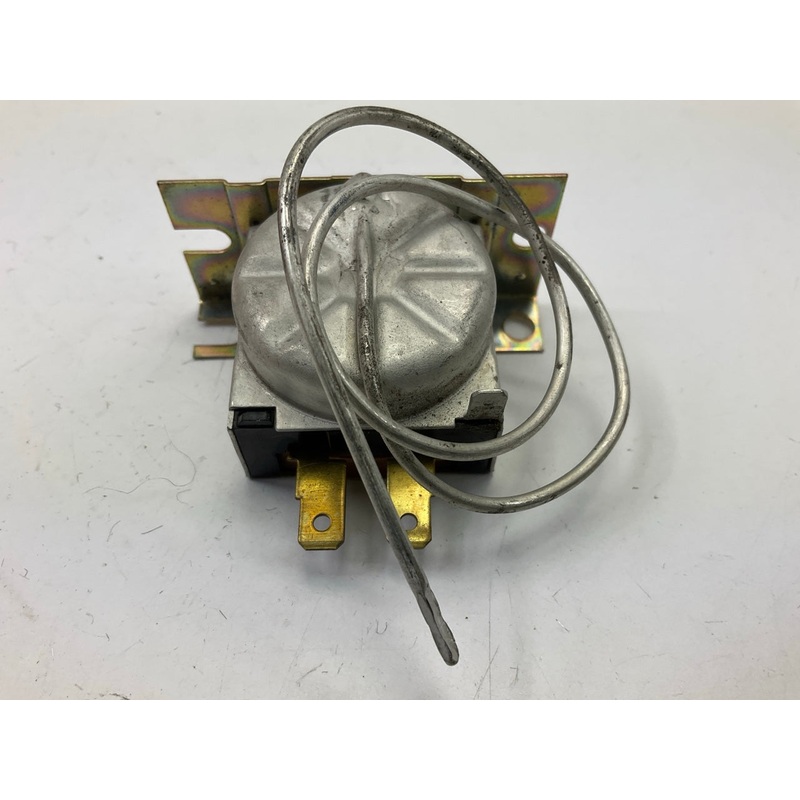 NEW UNBOXED EATON 9533N400 A/C Thermostat (A/C Clutch Cycle Switch)
