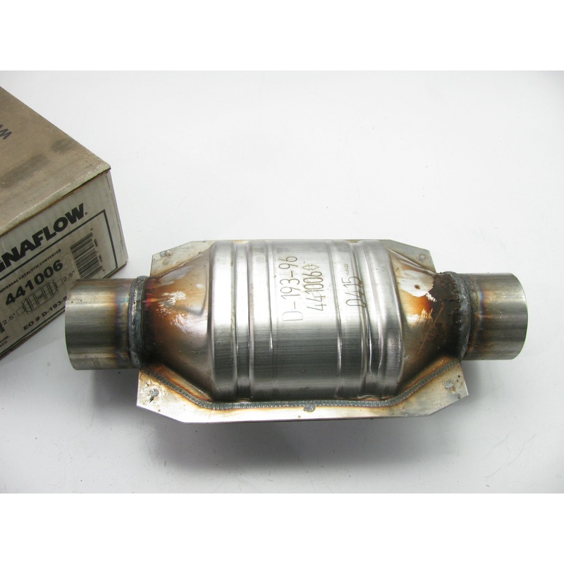 Magnaflow 441006 Universal Catalytic Converter - 2.5'' California CARB Compliant