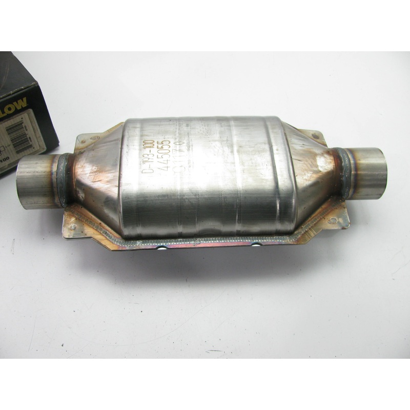 Magnaflow 445055 Universal Catalytic Converter - 2.25'' California CARB Compliant