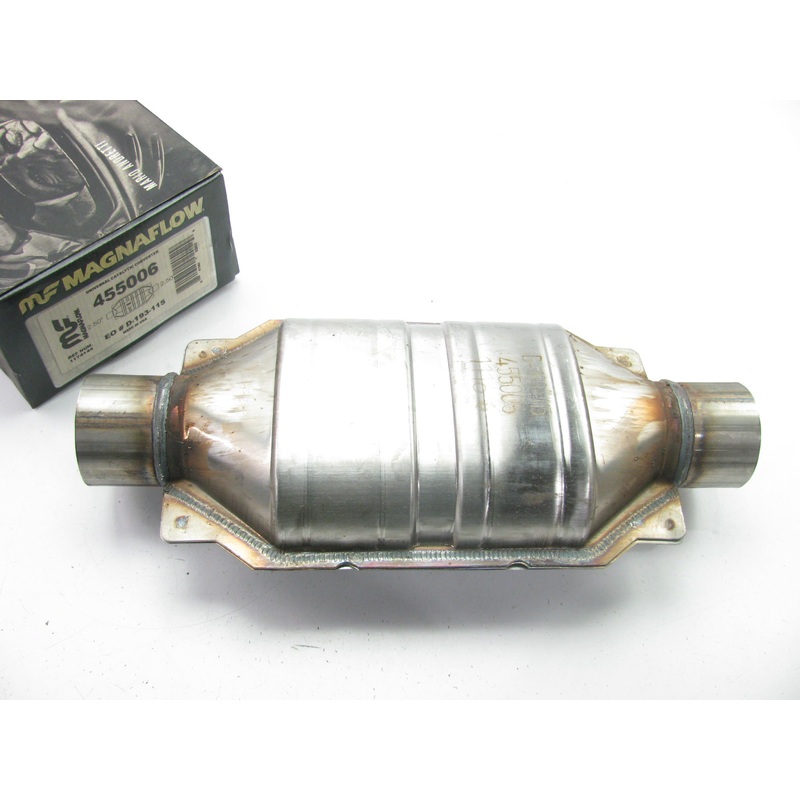 Magnaflow 455006 Universal Catalytic Converter - 2.5'' California CARB Compliant