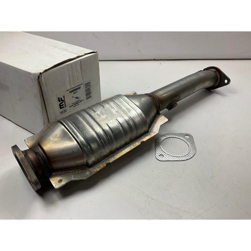 Magnaflow 49217 Direct-Fit REAR Right Catalytic Converter 07-08 Titan, QX56 5.6L