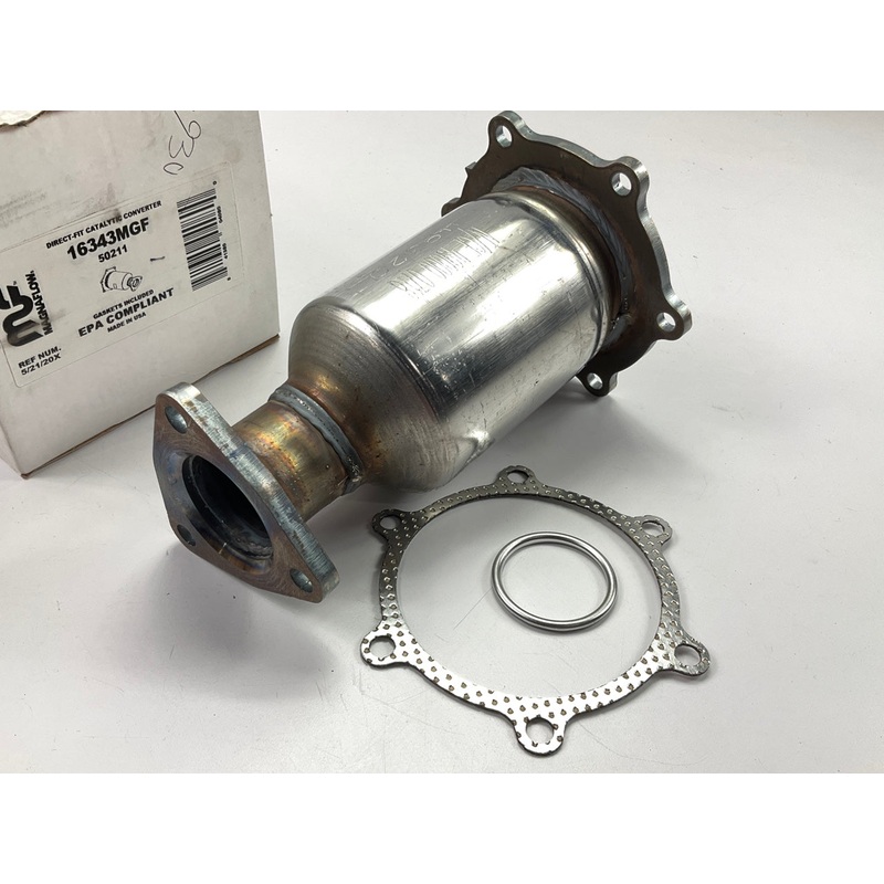 Magnaflow 50211 Front Left Direct-Fit Catalytic Converter 96-00 Pathfinder 3.3L