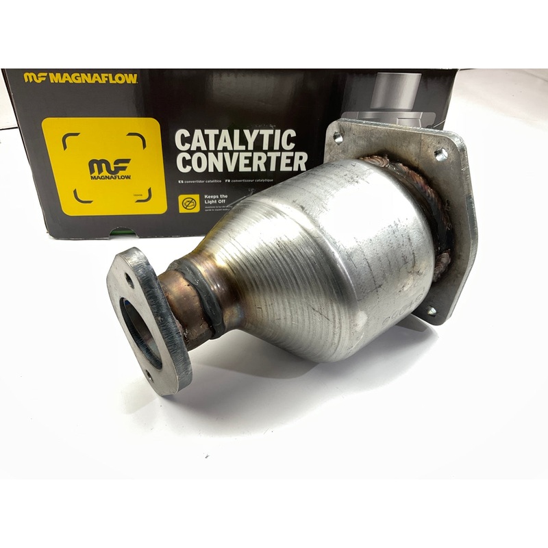 Magnaflow 50215 REAR Direct-Fit Catalytic Converter For 01-02 Stratus Sebring V6