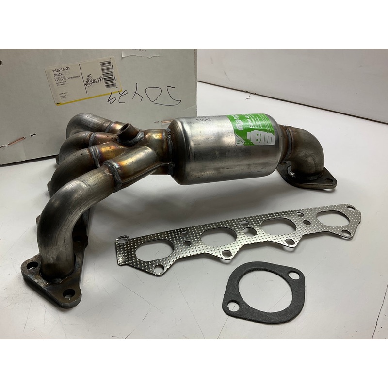 Magnaflow 50429 Direct Fit EPA Compliant Catalytic Converter & Exhaust Manifold