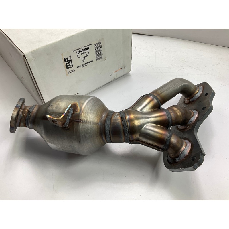 Magnaflow 50620 REAR Direct-Fit Catalytic Converter & Manifold - 06-12 RAV4 3.5L