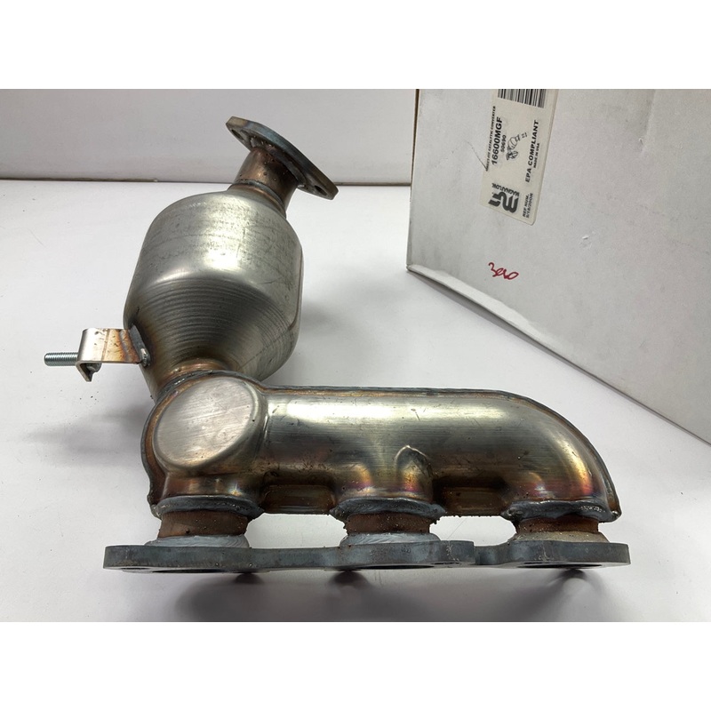 Magnaflow 50690 Rear Direct-Fit Catalytic Converter & Manifold 3.3L HYBRID ONLY