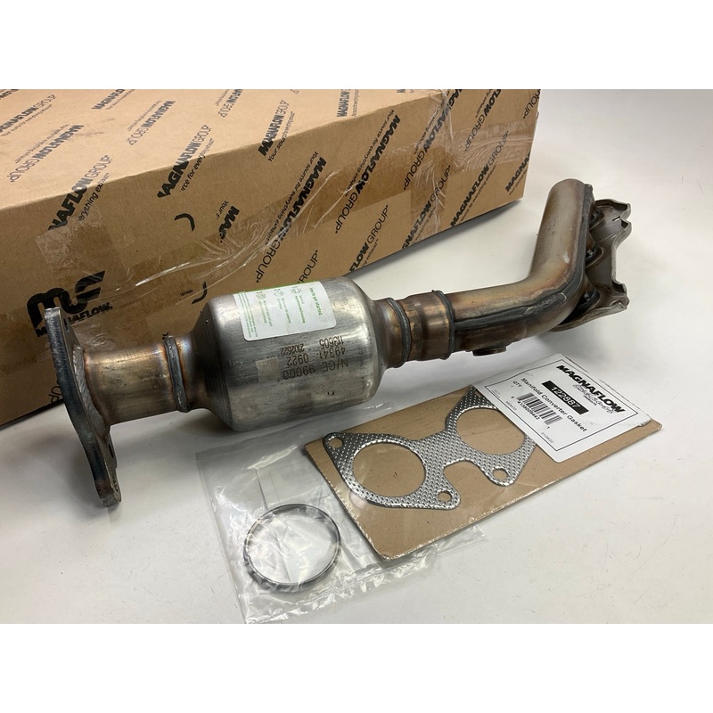 Magnaflow 50848 Left Direct Fit EPA Compliant Catalytic Converter & Manifold