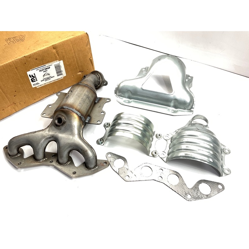 Magnaflow 50884 Direct Fit EPA Catalytic Converter & Manifold - 01-05 Civic 1.7L