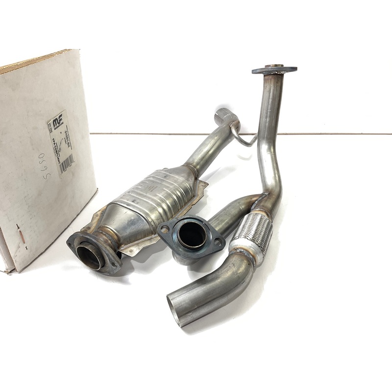 Magnaflow 51091 Direct-Fit Catalytic Converter 97-99 Avalon, 97-01 Camry 3.0L V6