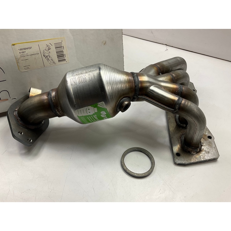 Magnaflow 51327 Direct Fit Catalytic Converter & Exhaust Manifold - 2009-18 RAV4