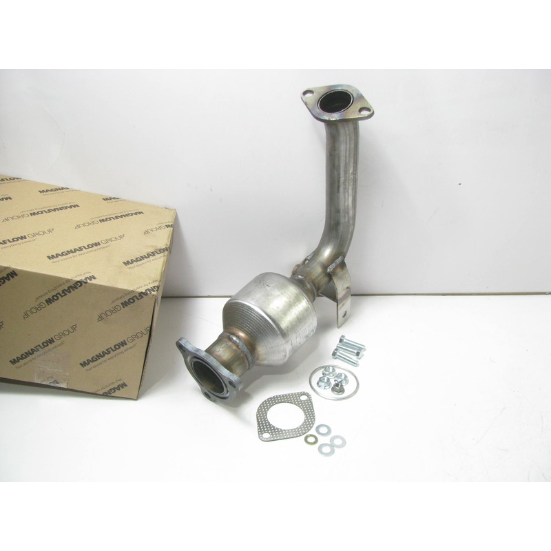 Magnaflow 51726 Direct Fit EPA Compliant Catalytic Converter - 08-12 Malibu 2.4L