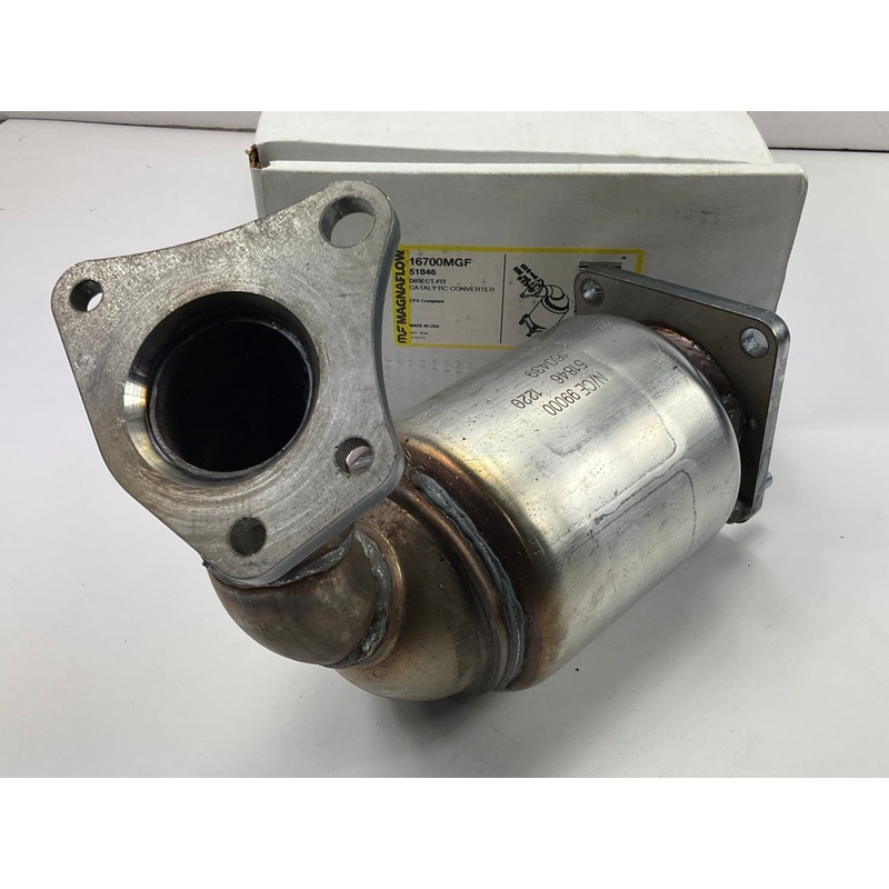 Magnaflow 51846 Direct Fit EPA Compliant Catalytic Converter