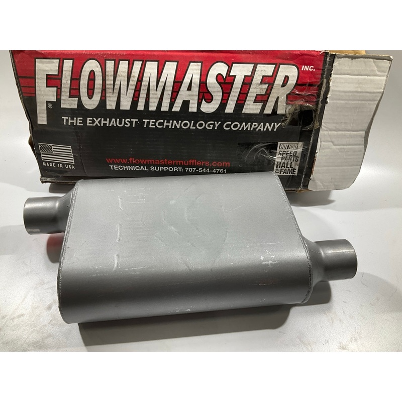 Flowmaster 942443 40 Delta Flow Muffler 2.25'' Offset Inlet / 2.25'' Offset Outlet
