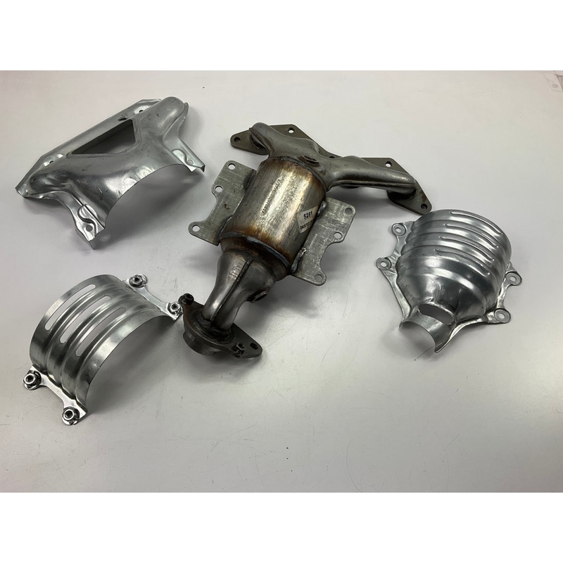 INCOMPLETE UNBOXED Walker 16373 Direct-fit Catalytic Converter 01-05 Civic 1.7L