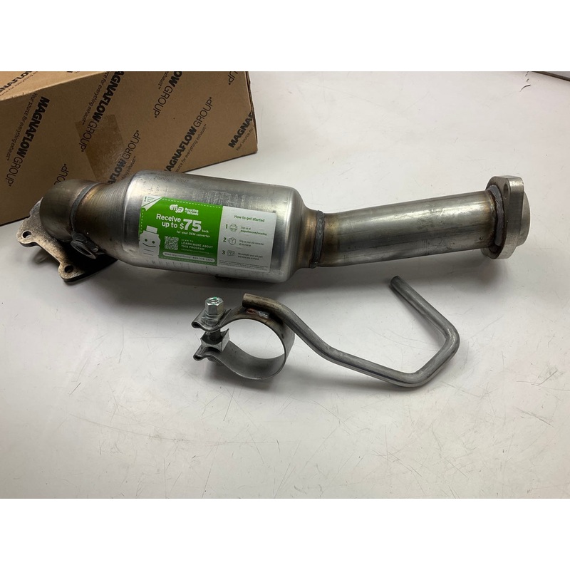 Magnaflow 21-030 RIGHT Direct-Fit Catalytic Converter For 12-20 Wrangler 3.6L V6