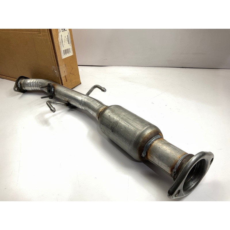 Magnaflow 23135 Direct-Fit REAR Catalytic Converter For 2001-2003 Toyota Sienna