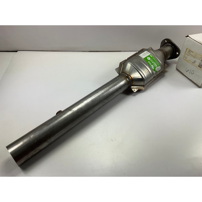 Magnaflow 23204 Direct Fit EPA Catalytic Converter - 97-02 E250 5.4L, 00-02 E450
