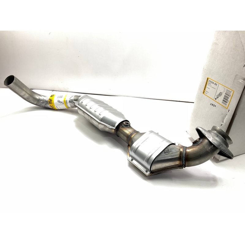 Magnaflow 23526 Direct Fit LEFT Catalytic Converter - 2003-04 Navigator 5.4L V8
