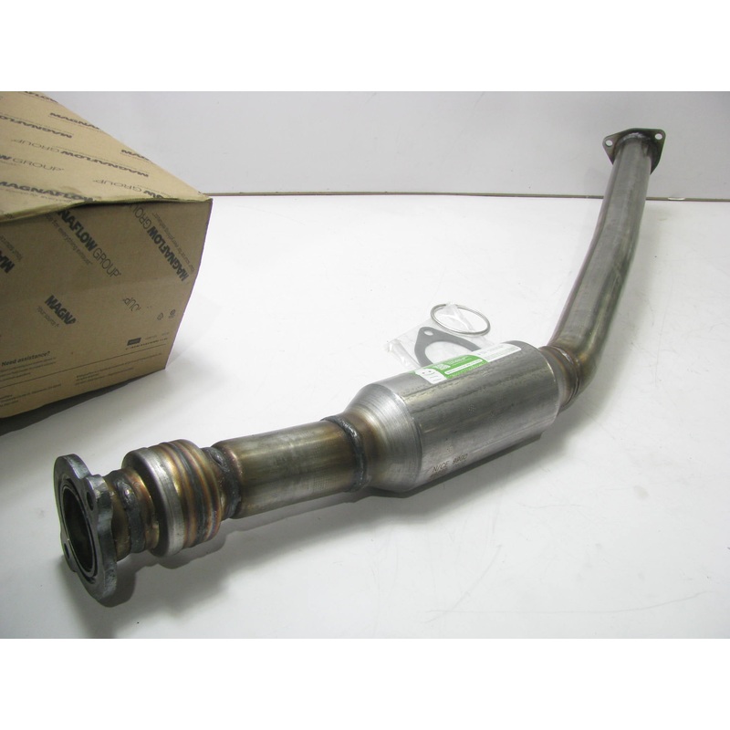 Magnaflow 23993 Direct-Fit FRONT Catalytic Converter 05-06 Chevy Equinox 3.4L V6