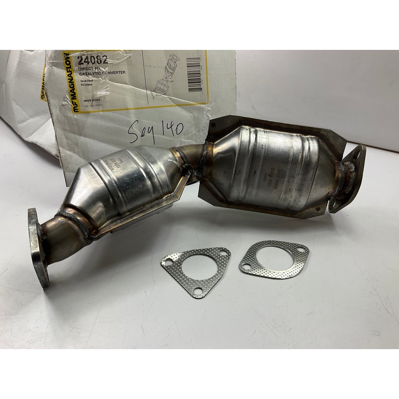 Magnaflow 24082 Direct Fit EPA Compliant Catalytic Converter For 2003-2006 350z
