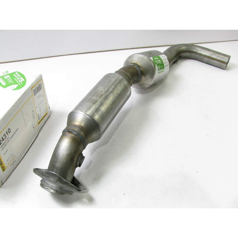 Magnaflow 24310 Direct-Fit Left Catalytic Converter - 2005-2007 Ford E-150 4.6L