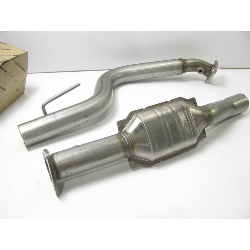 Magnaflow 24438 Direct-Fit RIGHT Catalytic Converter 03-05 Express 2500 3500 Gas