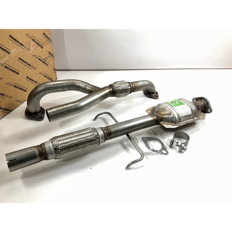DAMAGED (DENTED Exhaust Tube) Magnaflow 93189 Rear Catalytic Converter