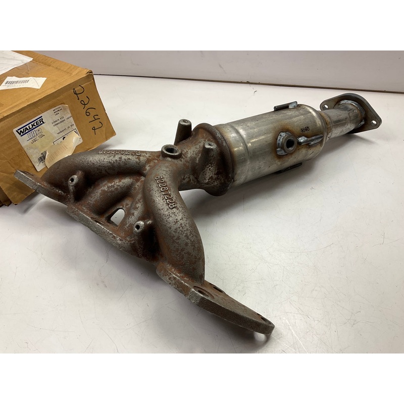 SURFACE RUST - Walker 16583 Catalytic Converter With Integrated Exhaust Manifold