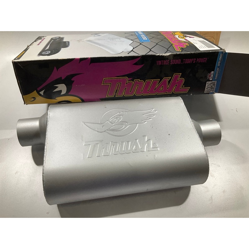 Thrush 17656 Turbo Muffler - Center 2.5'' Outlet, Offset 2.5'' Inlet, 19'' Long