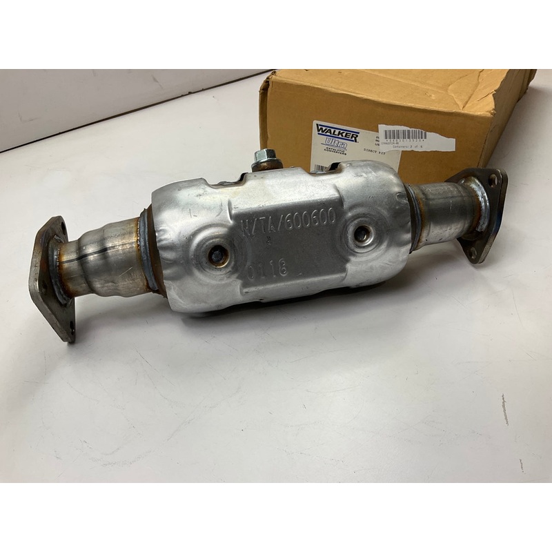 Walker 16370 Direct Fit EPA Catalytic Converter For 1998-2002 Honda Accord 2.3L