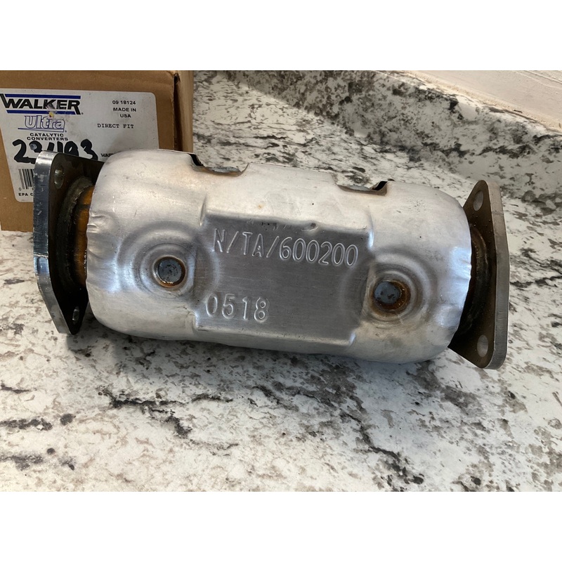 Walker 16447 Direct Fit EPA Compliant Catalytic Converter