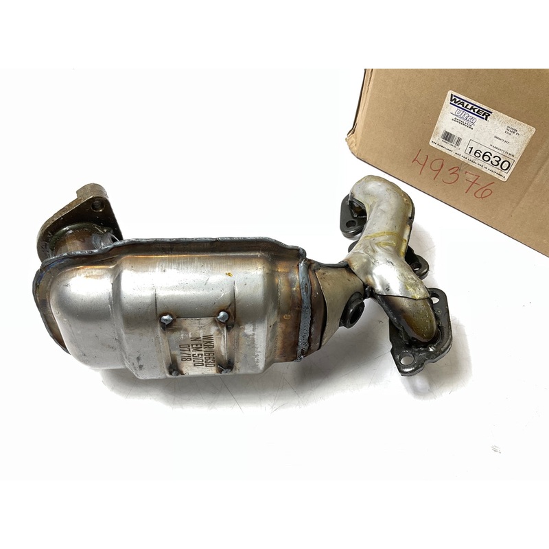 Walker 16630 Direct Fit EPA Compliant Catalytic Converter & Exhaust Manifold