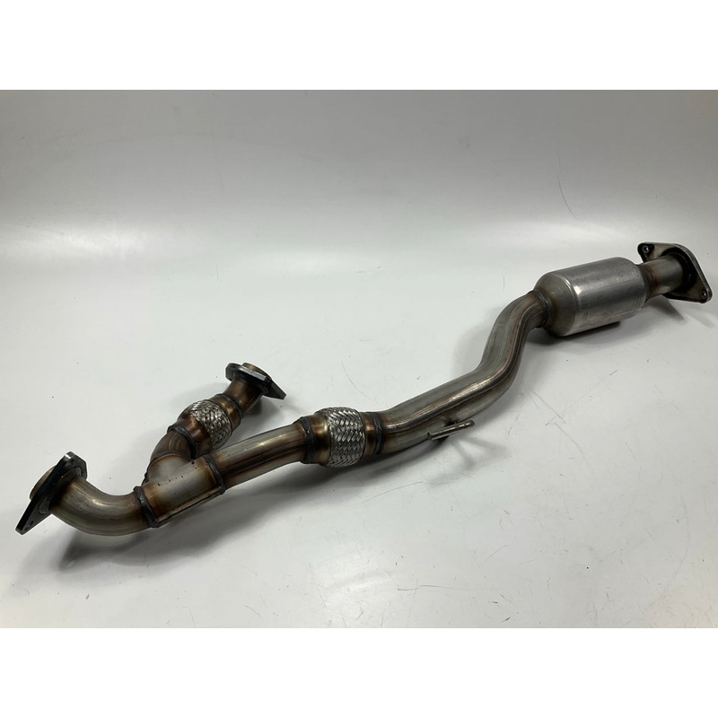 NEW UNBOXED 54976 Rear Catalytic Converter, Direct-fit EPA Compliant