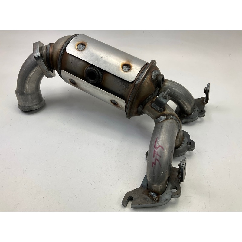 NEW UNBOXED - Walker 16626 Front Direct-Fit EPA Catalytic Converter & Manifold