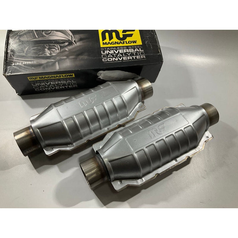 (2) Magnaflow 99006HM Dual Custom Exhaust 2-1/2'' Catalytic Converters UNIVERSAL