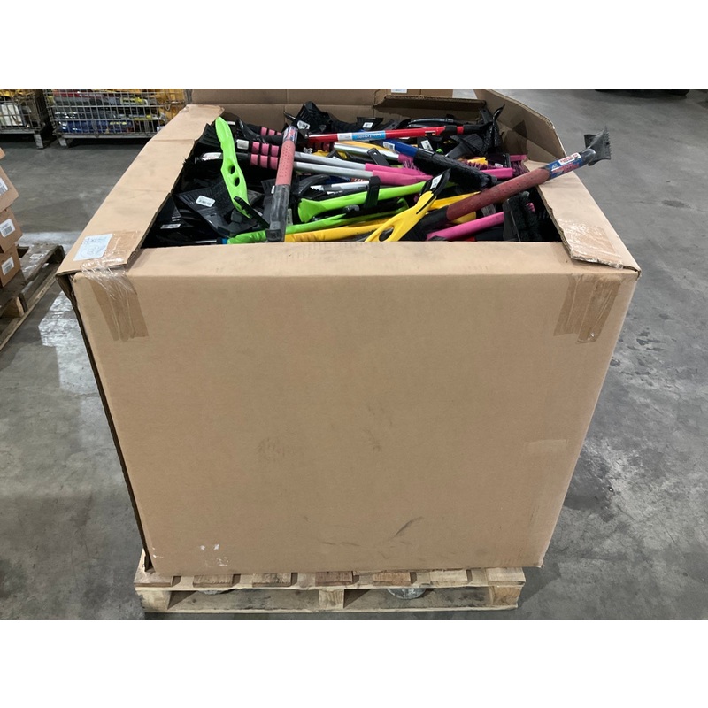 300 Pieces - WHOLESALE Pallet Of Ice Scrapers & Snow Brushes