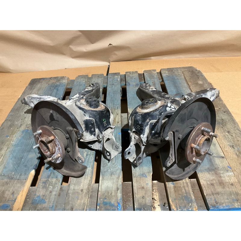 USED - 5-LUG Rear Axle Hub Control Arms W/ Wheel Hub Bearings OEM For Z31 300zx